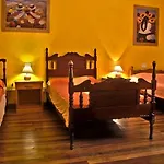 Tenerife بيت شباب